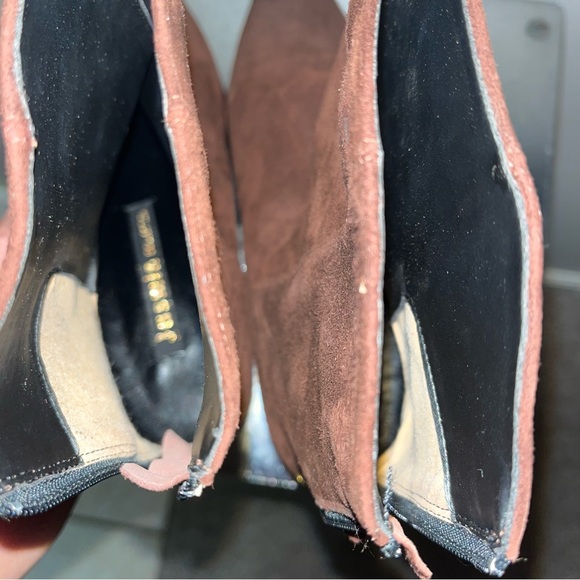 NWT/NIB Jasmin low heel brown suede shoe boots with gold toe and heel, size 6.5 - Picture 10 of 13